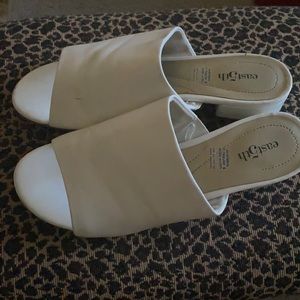 A white slipper shoes